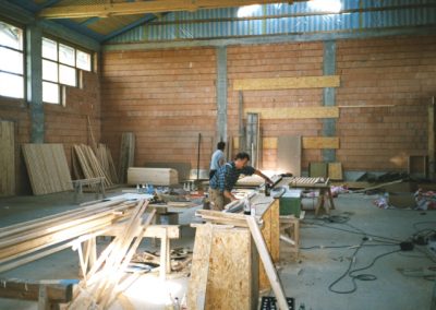 Arbeiten in der Turnhalle - 2002
