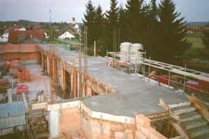 Betonierte Galerie - 2001